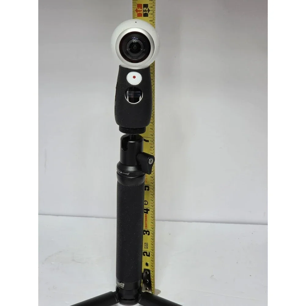 Samsung Gear White 360 Camera 2017 Edition  Dual-Lens 360° With EEEKIT Case